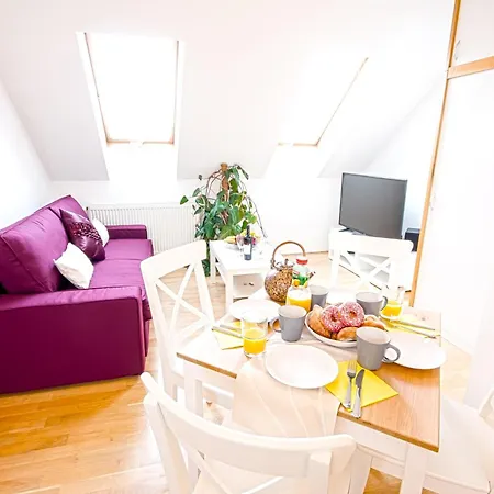 Kozi Loft Old Town Apartment *