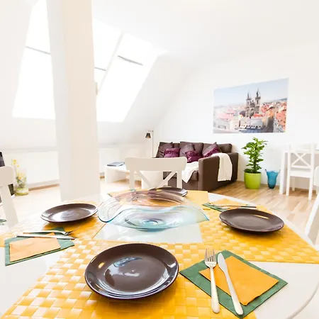 Kozi Loft Old Town Apartment *