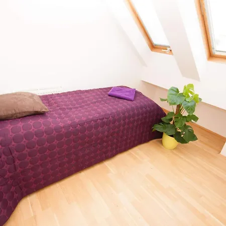 아파트 Kozi Loft Old Town