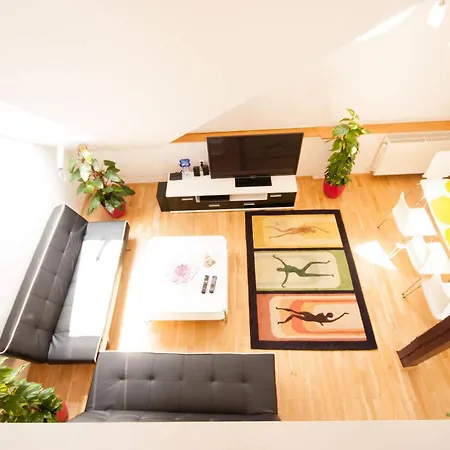 아파트 Kozi Loft Old Town